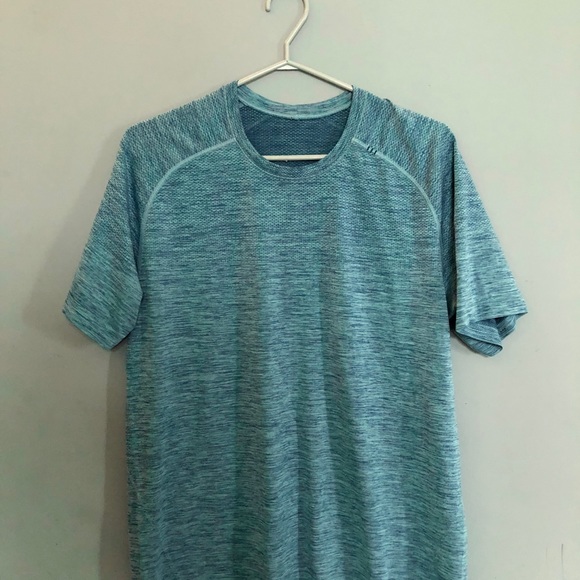 Lululemon Tee - Picture 1 of 2